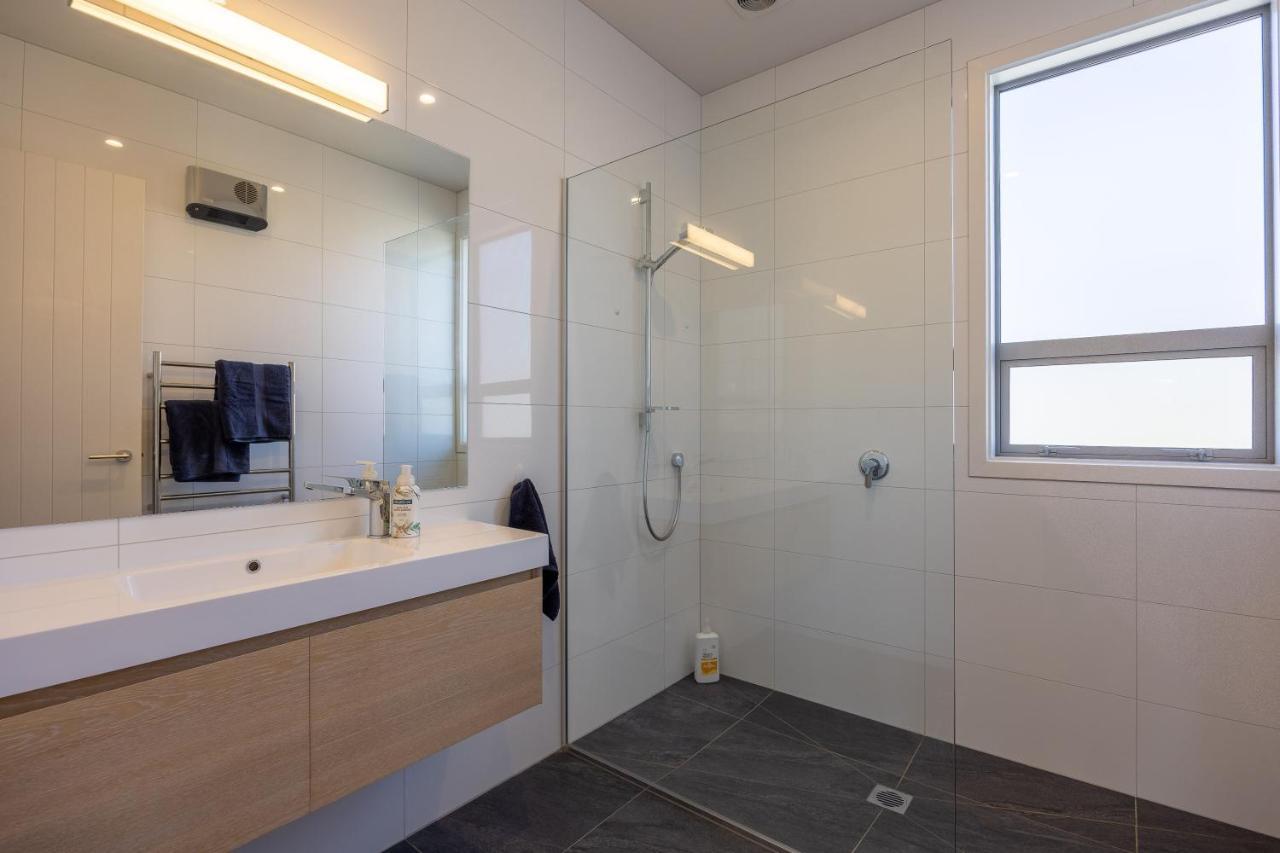 Prime Location On Warren St - 3 Bedroom Town House Ванака Екстер'єр фото